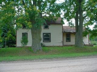 9830 Tuttle Hill Road Maybee, MI 48159 - Photo 2 of 3 463375-1.JPG