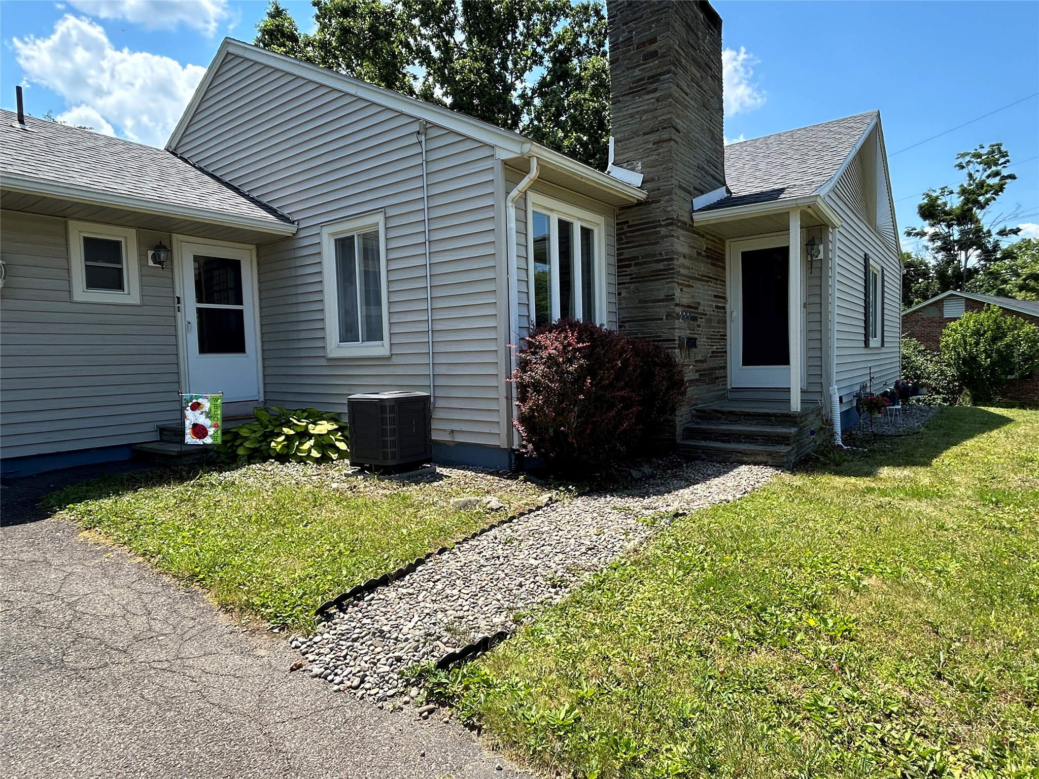 233 Wright Road Vestal, NY 13850 - Photo 2 of 49