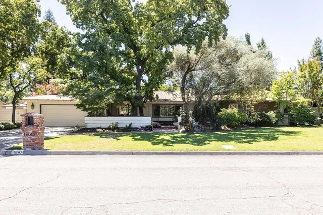 $599,000 | 1647 West Wrenwood Avenue, Fresno, CA 93711