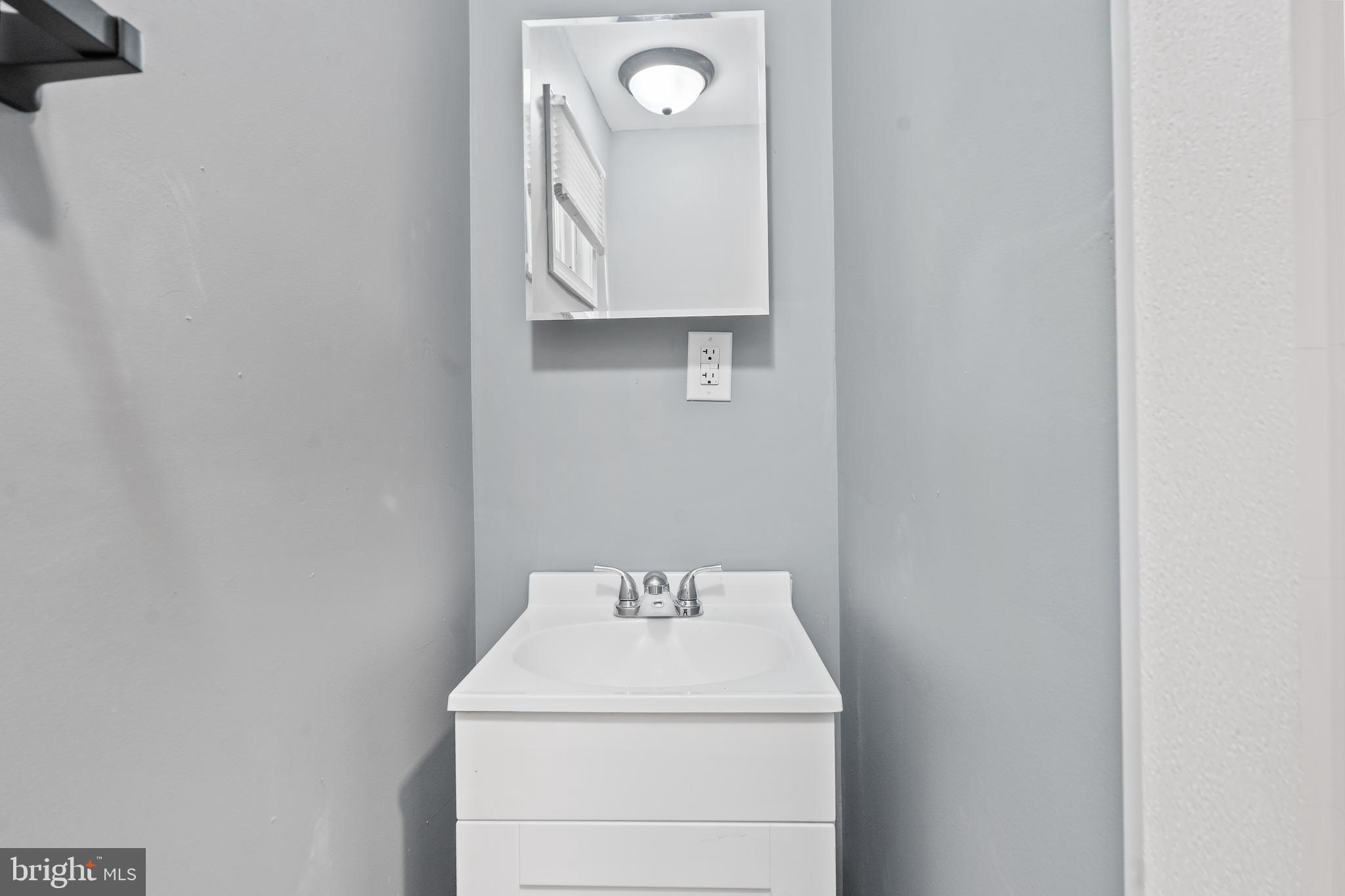 328 Jute Road Millville, NJ 08332 - Photo 14 of 28 a utility room with dryer and washer