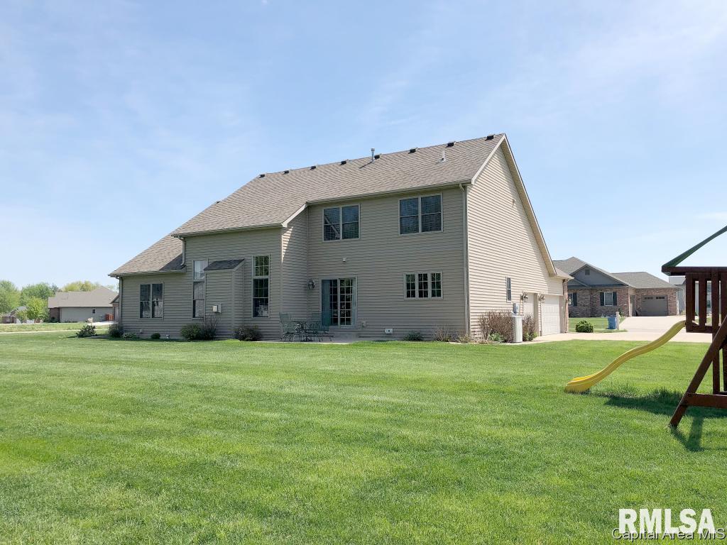 205 Ramblewood Road Chatham, IL 62629 - Photo 3 of 33 Gallery Image 3