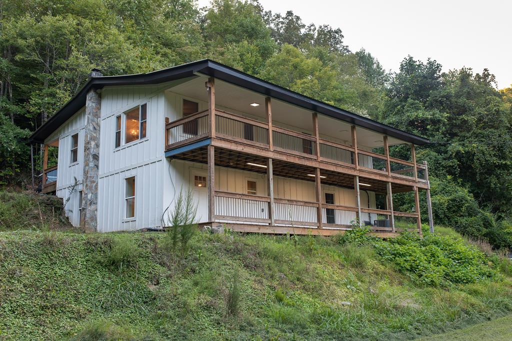 1146 Galloway Road Blue Ridge, GA 30513 - Photo 31 of 33 a front view of a house with a yard