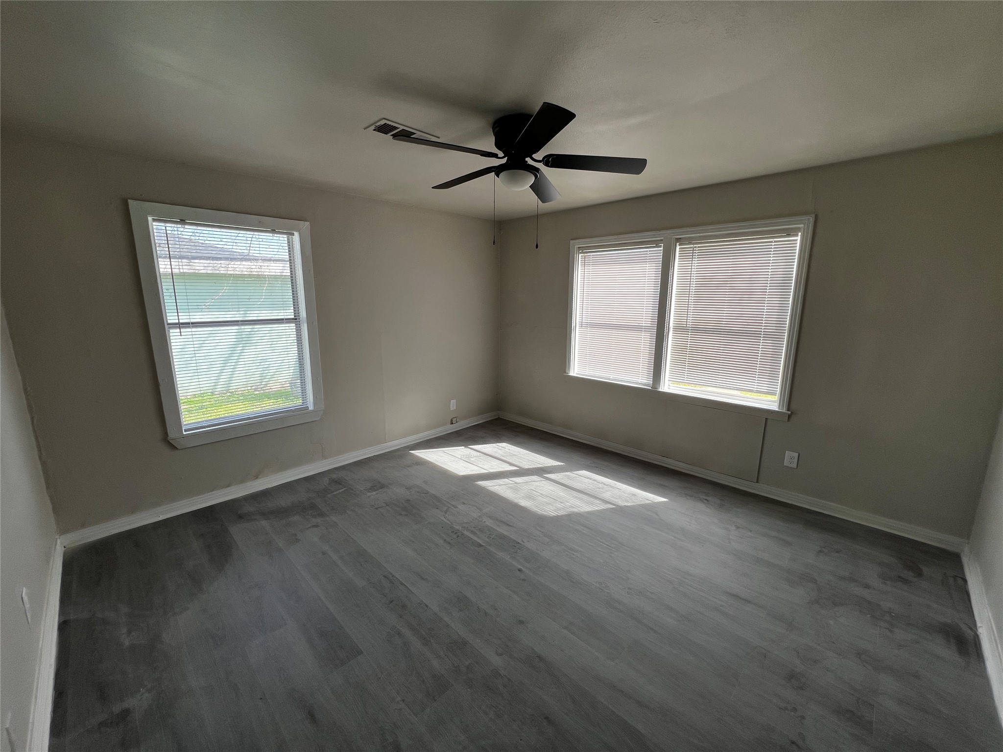 5727 Doolittle Boulevard Houston, TX 77033 - Photo 8 of 14