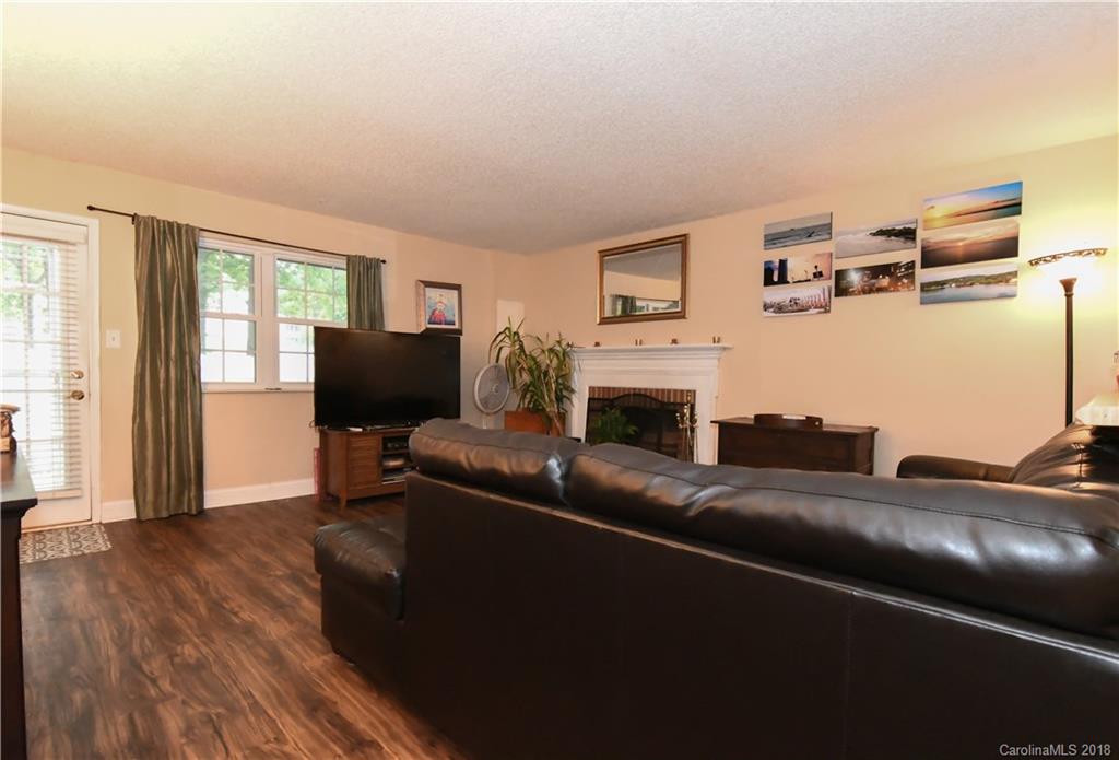 8224 Knights Bridge Road Charlotte, NC 28210 - Photo 5 of 17 Gallery Image 5