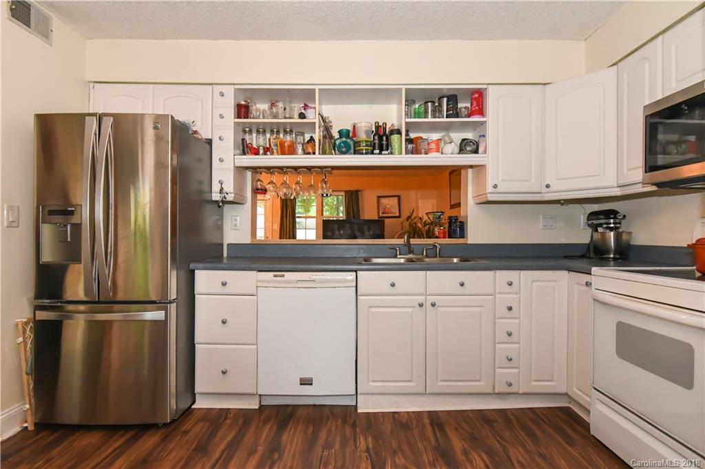 8224 Knights Bridge Road Charlotte, NC 28210 - Photo 6 of 17 Gallery Image 6