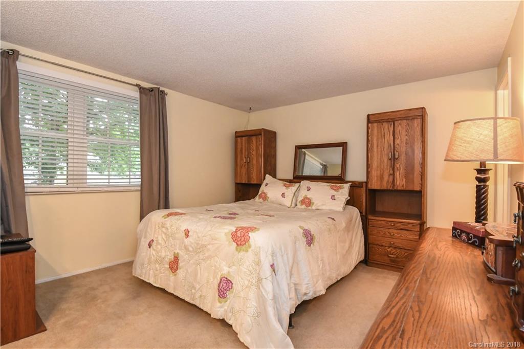 8224 Knights Bridge Road Charlotte, NC 28210 - Photo 10 of 17 Gallery Image 10