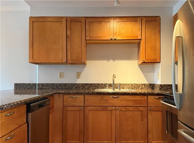 $2,500 | 3915 St Charles Avenue, Unit 604, New Orleans, LA 70115