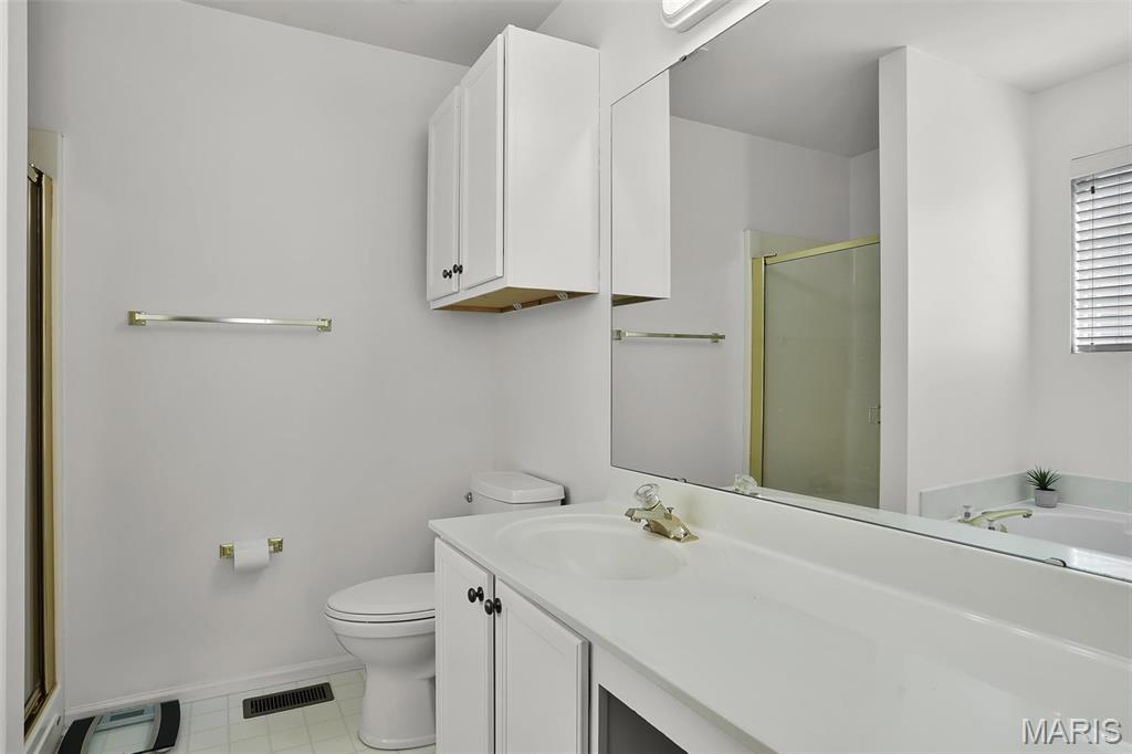 630 Cascade Lk Court Ballwin, MO 63021 - Photo 16 of 30