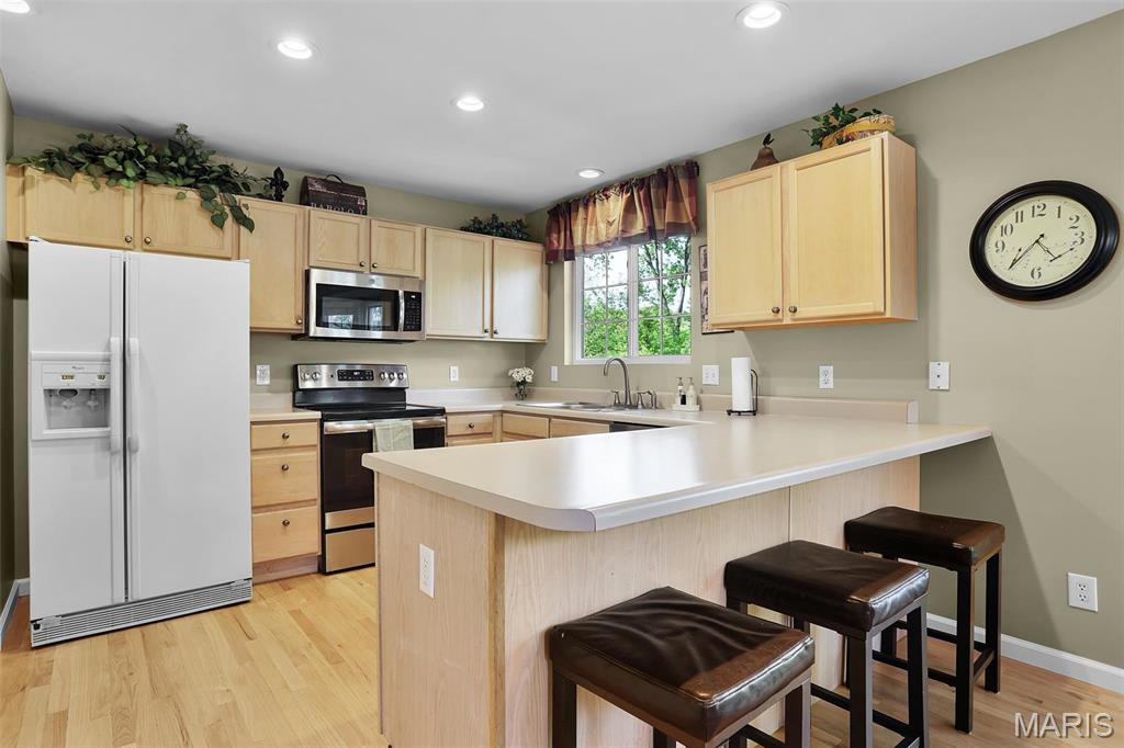 630 Cascade Lk Court Ballwin, MO 63021 - Photo 9 of 30