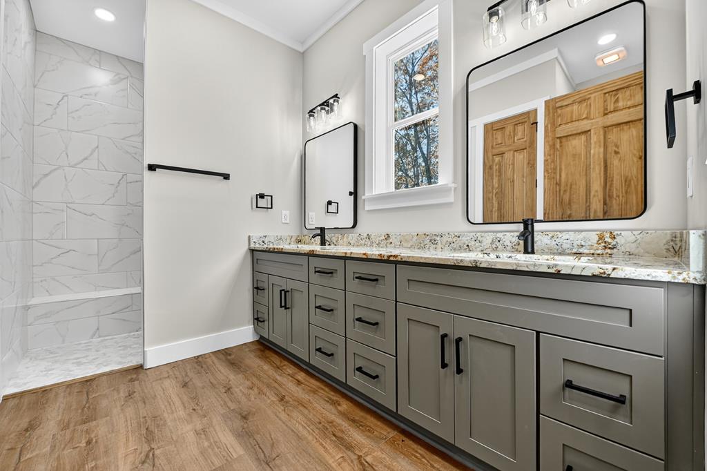 289 Scott Hollow Road Ellijay, GA 30540 - Photo 28 of 45 Primary Bath