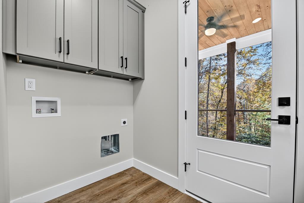 289 Scott Hollow Road Ellijay, GA 30540 - Photo 38 of 45 Laundry room has door to covered porch
