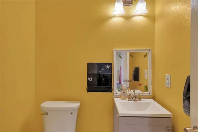 $385,000 | 34 Old Hickory Avenue, Chalmette, LA 70043