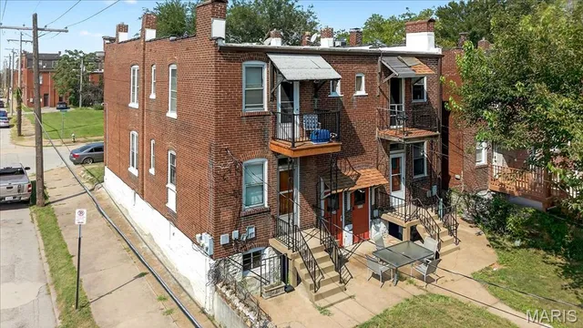 $395,000 | 2756 Ann Avenue, St. Louis, MO 63104