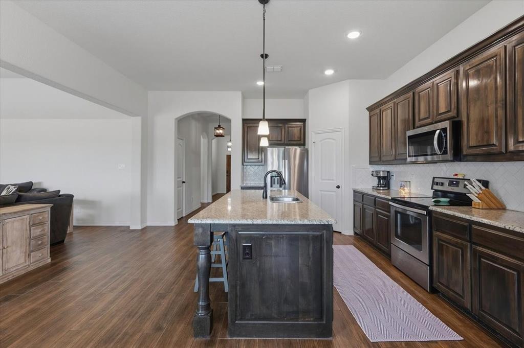 122 Post Oak Way Weatherford, TX 76087 - Photo 10 of 40 Gallery Image 10