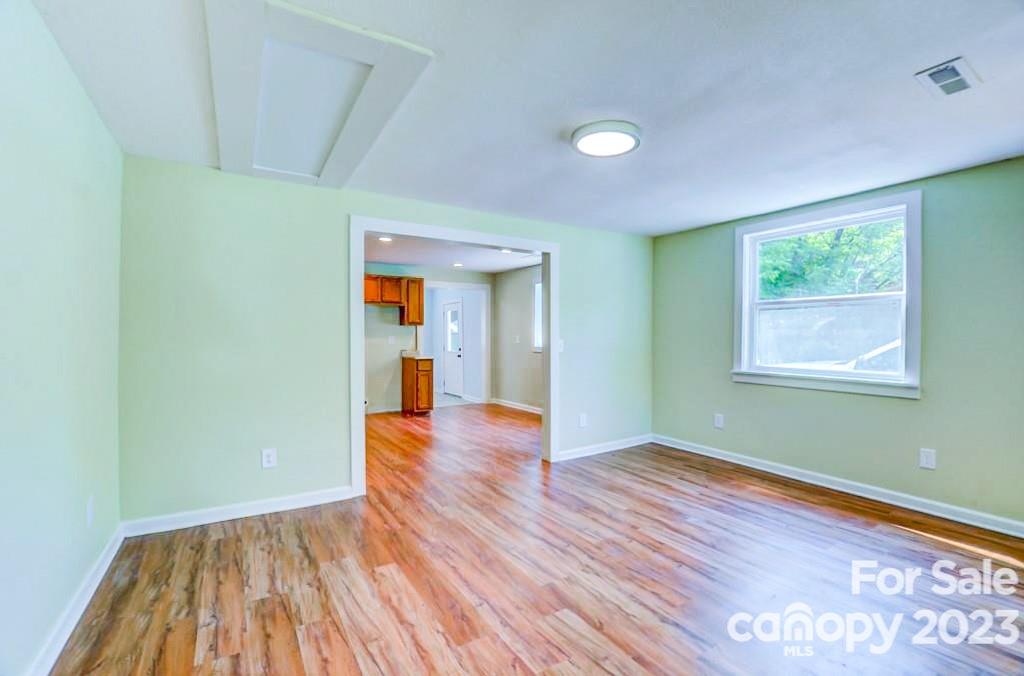 650 Old Lytle Cove Road Swannanoa, NC 28778 - Photo 7 of 16 Gallery Image 7