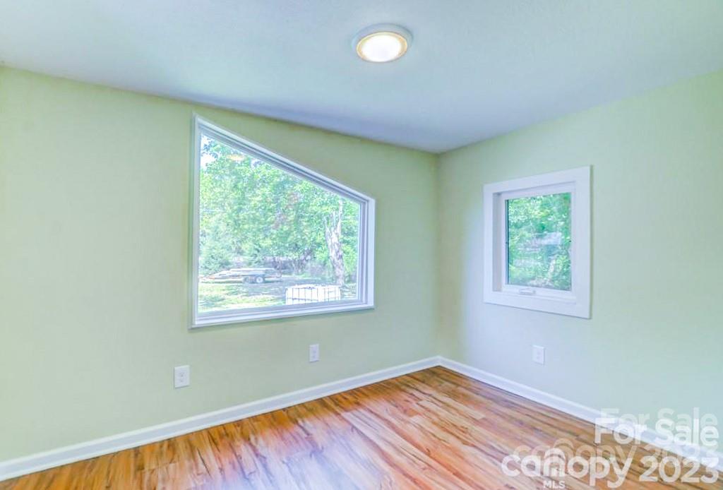 650 Old Lytle Cove Road Swannanoa, NC 28778 - Photo 8 of 16 Gallery Image 8