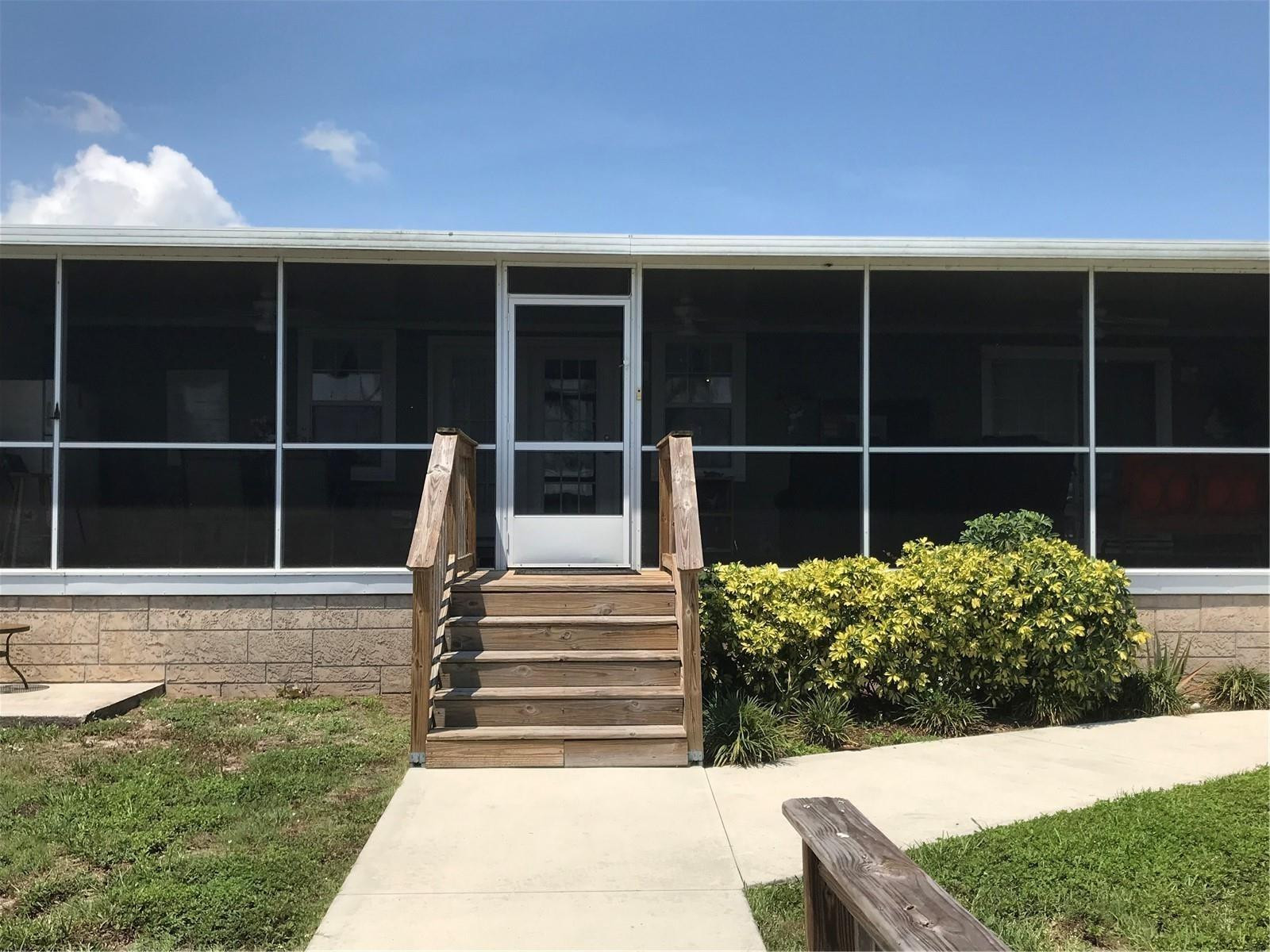 1081 6th Street Okeechobee, FL 34974 - Photo 5 of 18 Photo 5