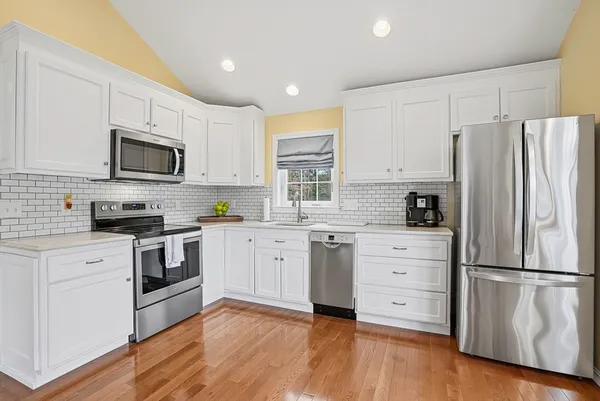 $950,000 | 22 Pine Warbler Way, Bellingham, MA 02019