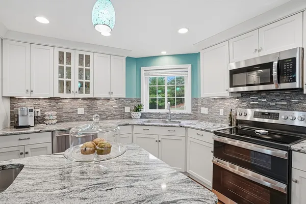 $950,000 | 22 Pine Warbler Way, Bellingham, MA 02019
