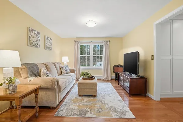 $950,000 | 22 Pine Warbler Way, Bellingham, MA 02019