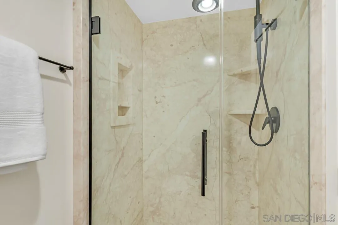 24 Montego Court Coronado, CA 92118 - Photo 35 of 71