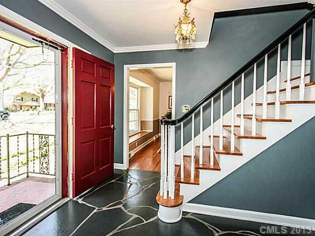 635 Lansdowne Road Charlotte, NC 28270 - Photo 2 of 15 Gallery Image 2