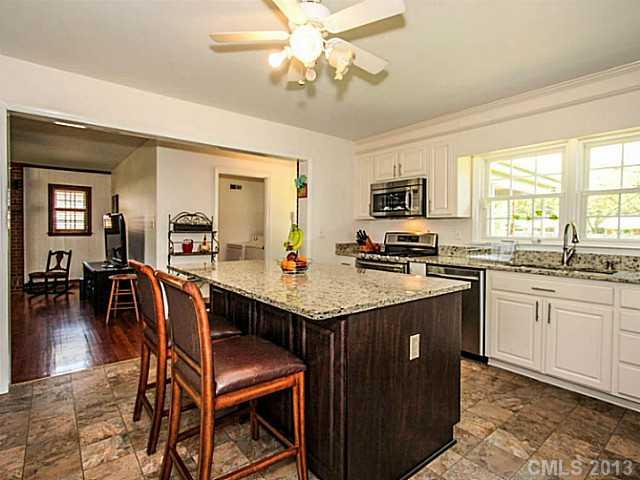635 Lansdowne Road Charlotte, NC 28270 - Photo 8 of 15 Gallery Image 8