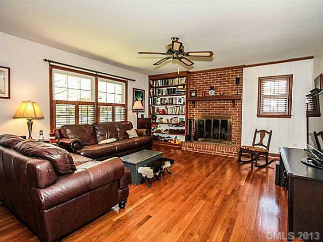635 Lansdowne Road Charlotte, NC 28270 - Photo 9 of 15 Gallery Image 9