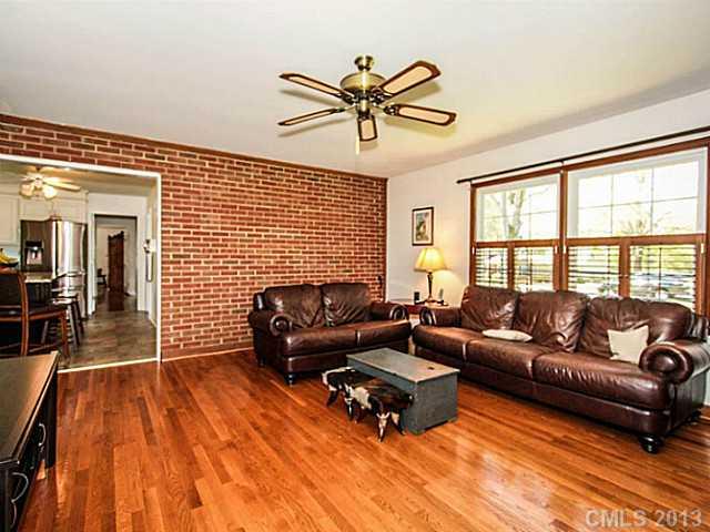 635 Lansdowne Road Charlotte, NC 28270 - Photo 10 of 15 Gallery Image 10