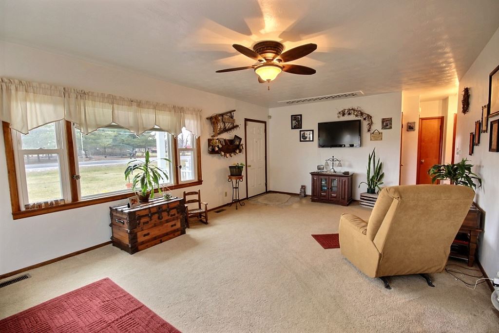 36 West Markle Road Huntington, IN 46750 - Photo 4 of 13 Gallery Image 4