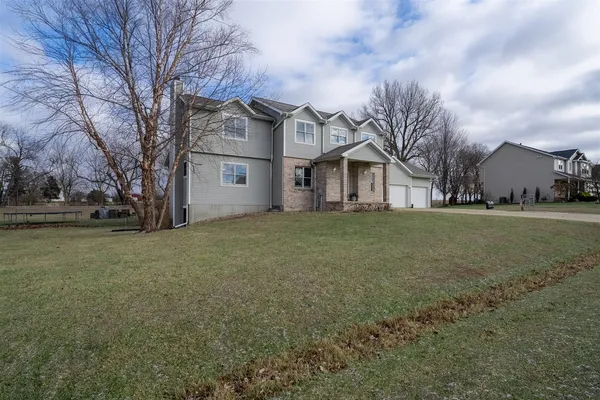 $399,900 | 9821 Gabriel Drive, Bloomington, IL 61705