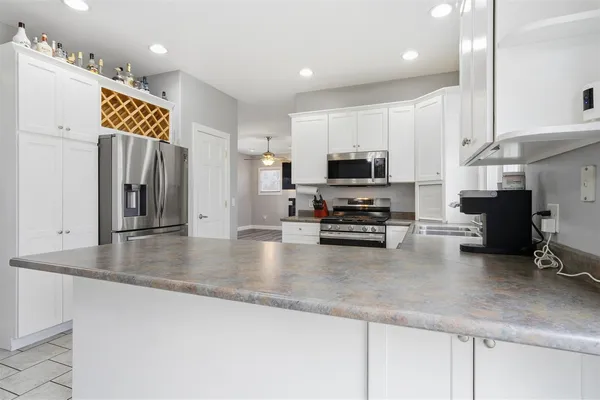 $399,900 | 9821 Gabriel Drive, Bloomington, IL 61705