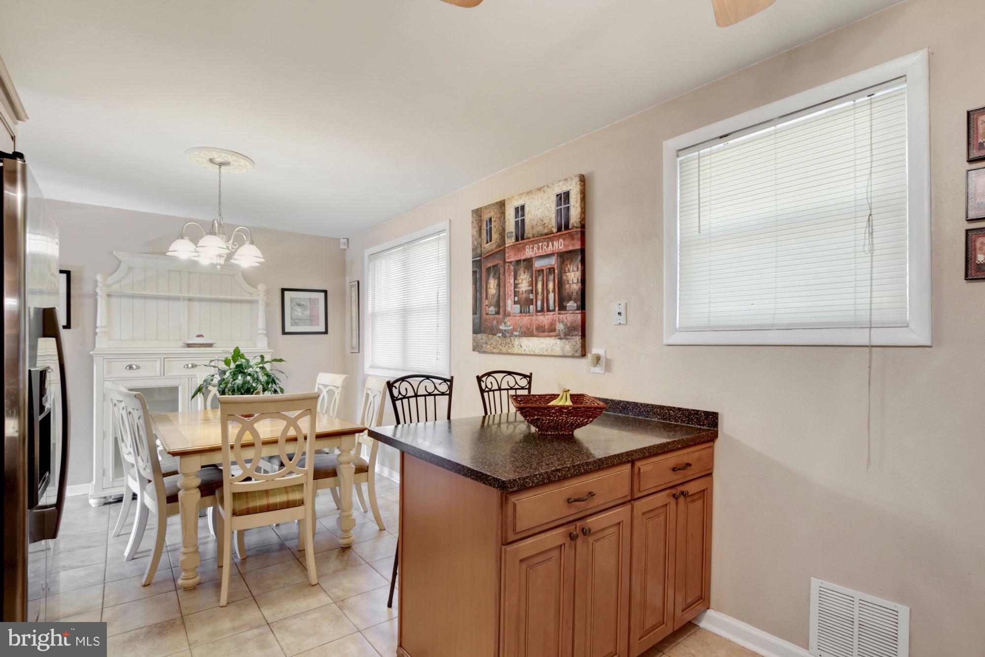 8908 Snow Acres Drive Laurel, MD 20708 - Photo 14 of 37 Kitchen/Dining
