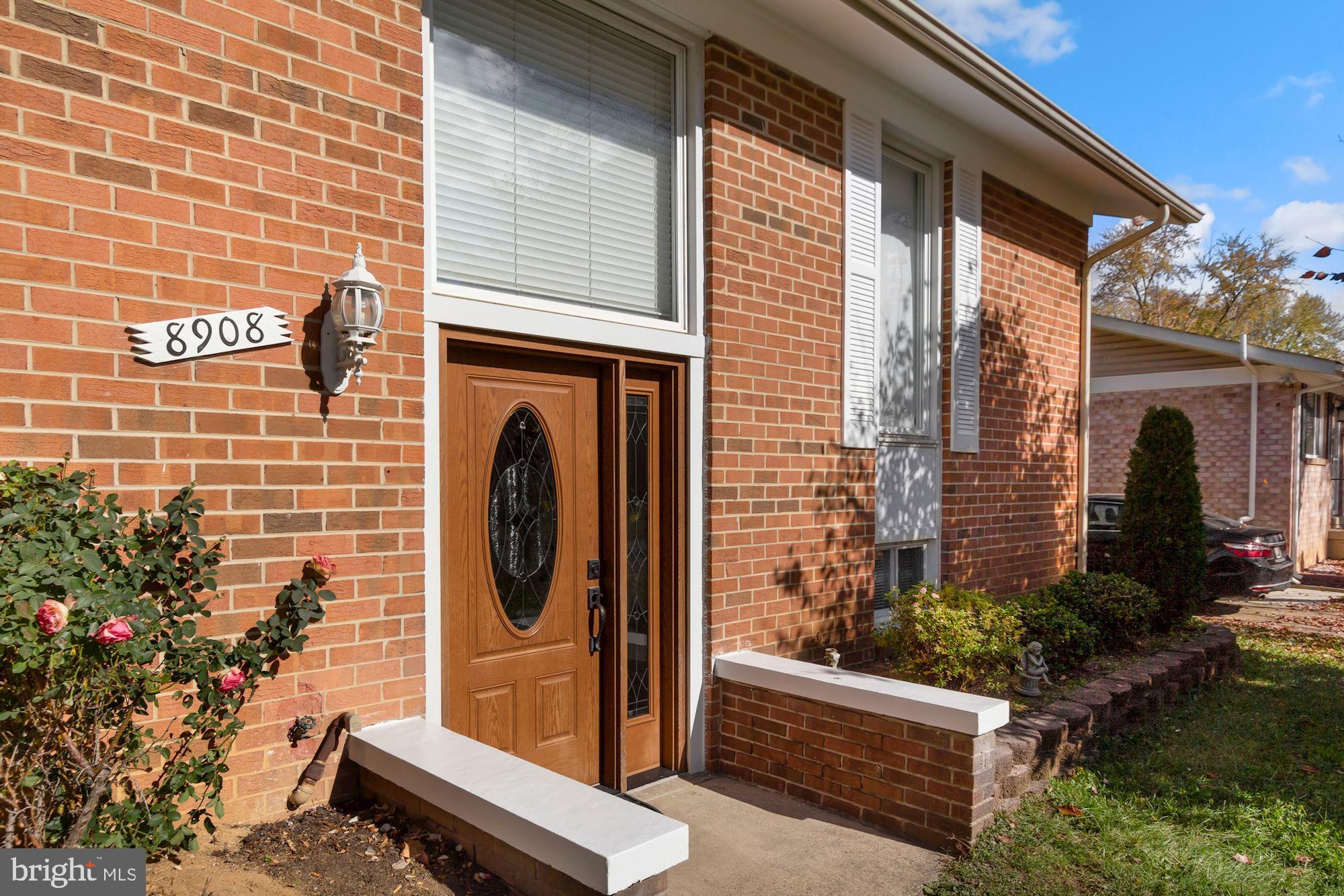 8908 Snow Acres Drive Laurel, MD 20708 - Photo 3 of 37 Gorgeous Entrance