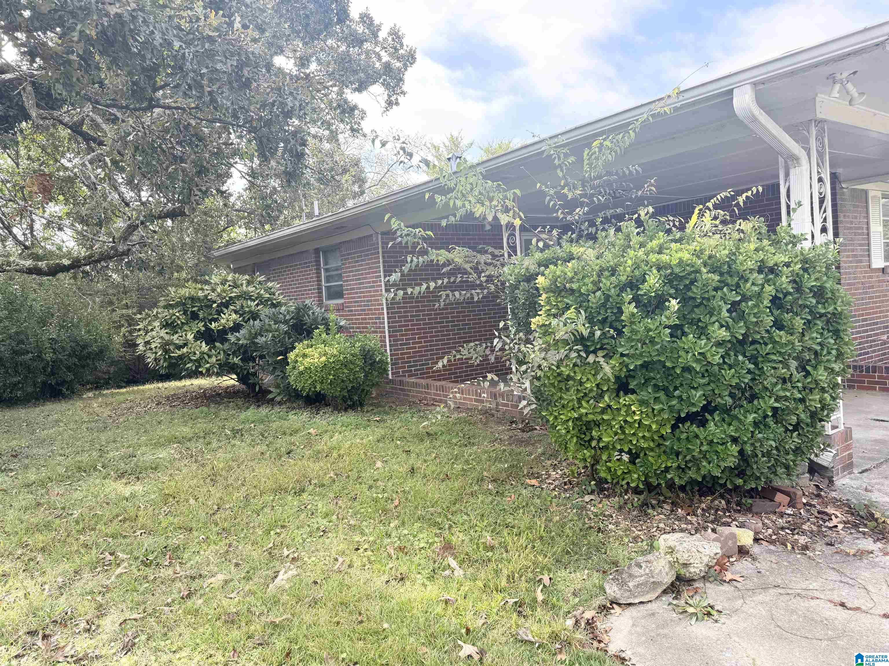 517 Sunhill Road Northwest Birmingham, AL 35215 - Photo 5 of 36
