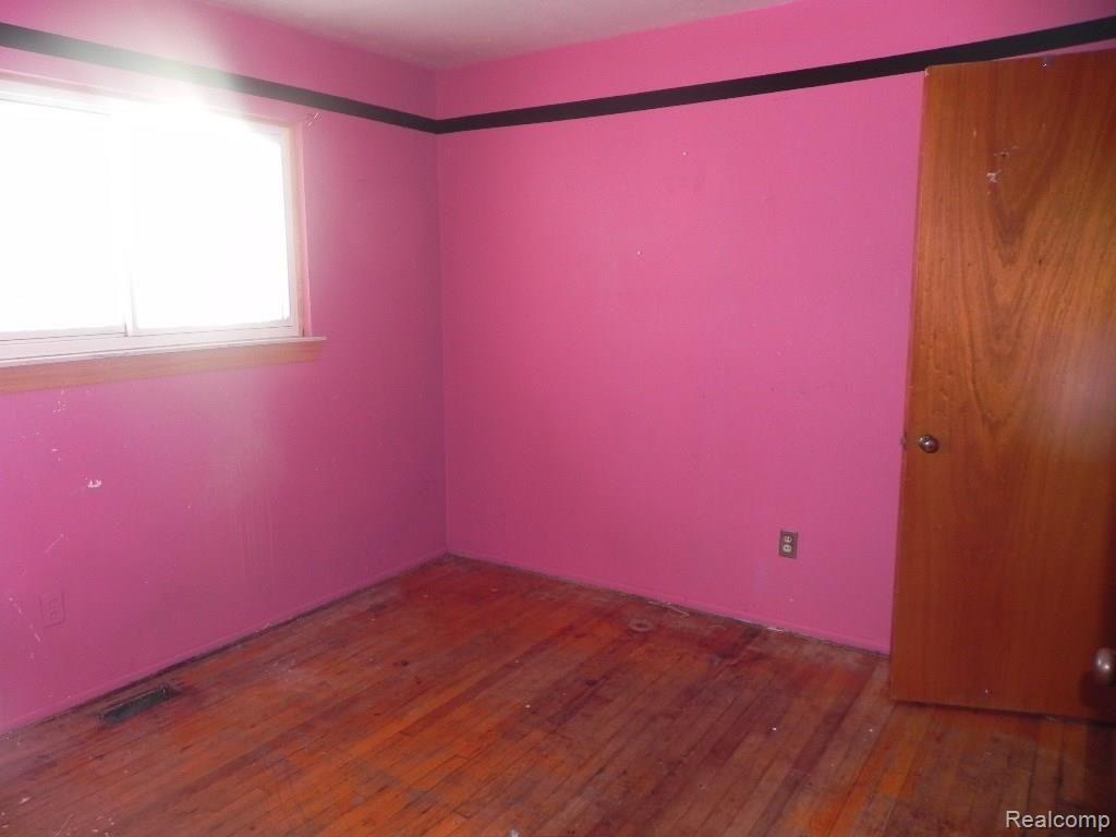 29458 Thomas Court Inkster, MI 48141 - Photo 6 of 7 DSCN9965.JPG