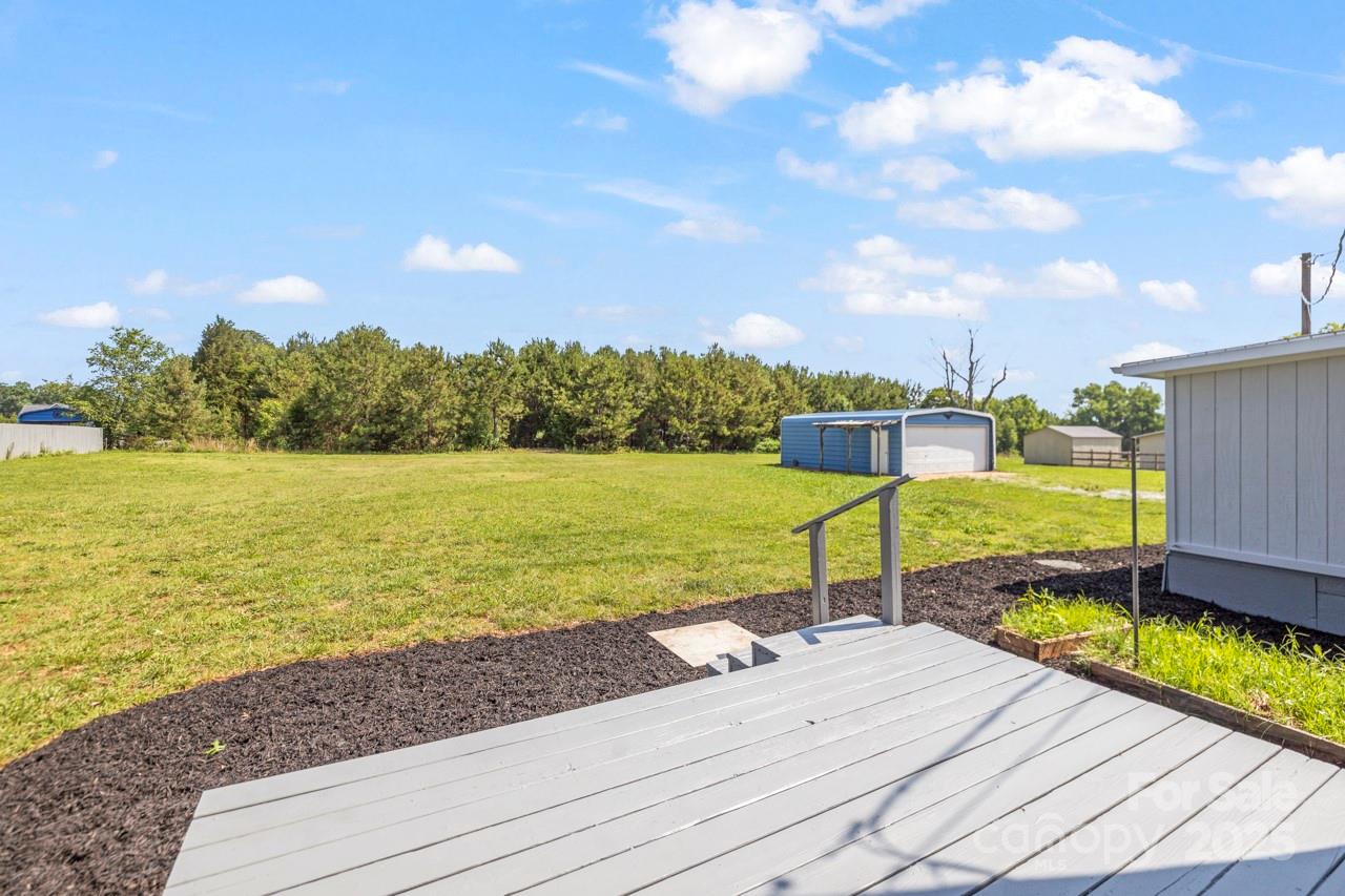 5354 Sherrills Ford Road Catawba, NC 28609 - Photo 3 of 44 a view of a ocean with a houses