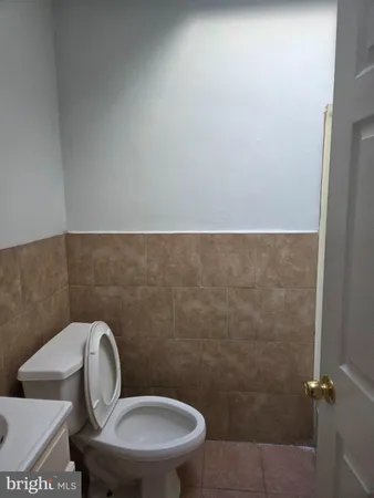 a bathroom with a toilet