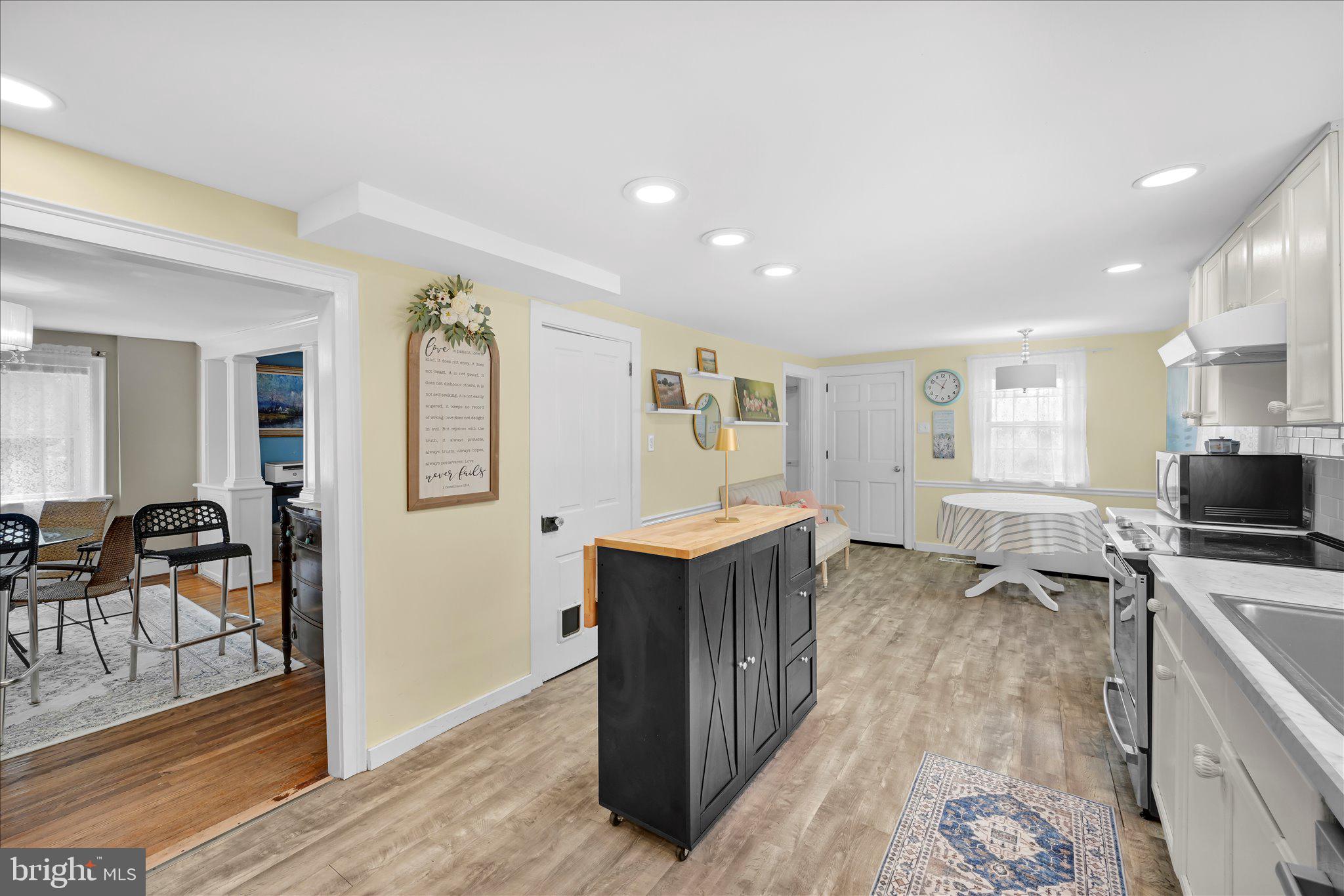 1523 Village Road Strasburg, PA 17579 - Photo 4 of 42