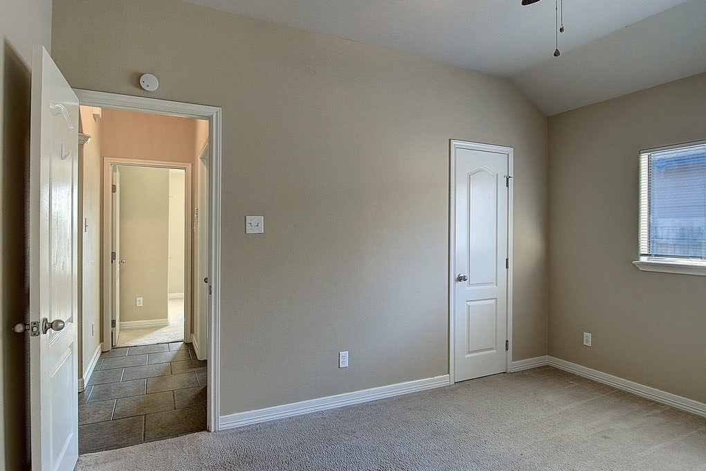 6824 Fox Tail Drive Corpus Christi, TX 78413 - Photo 25 of 40 an empty room with windows and closet