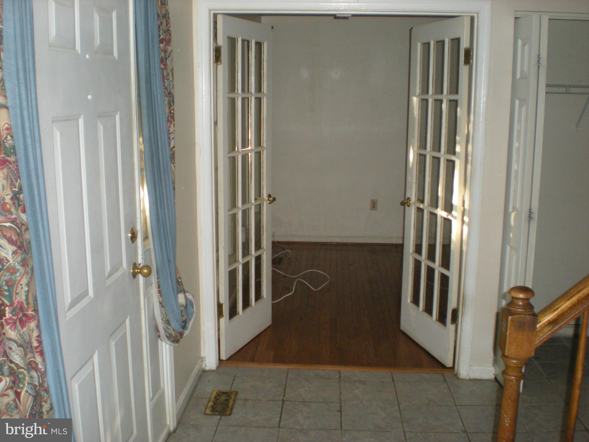 10812 Golf Course Terrace Bowie, MD 20721 - Photo 6 of 14 a view of a hallway