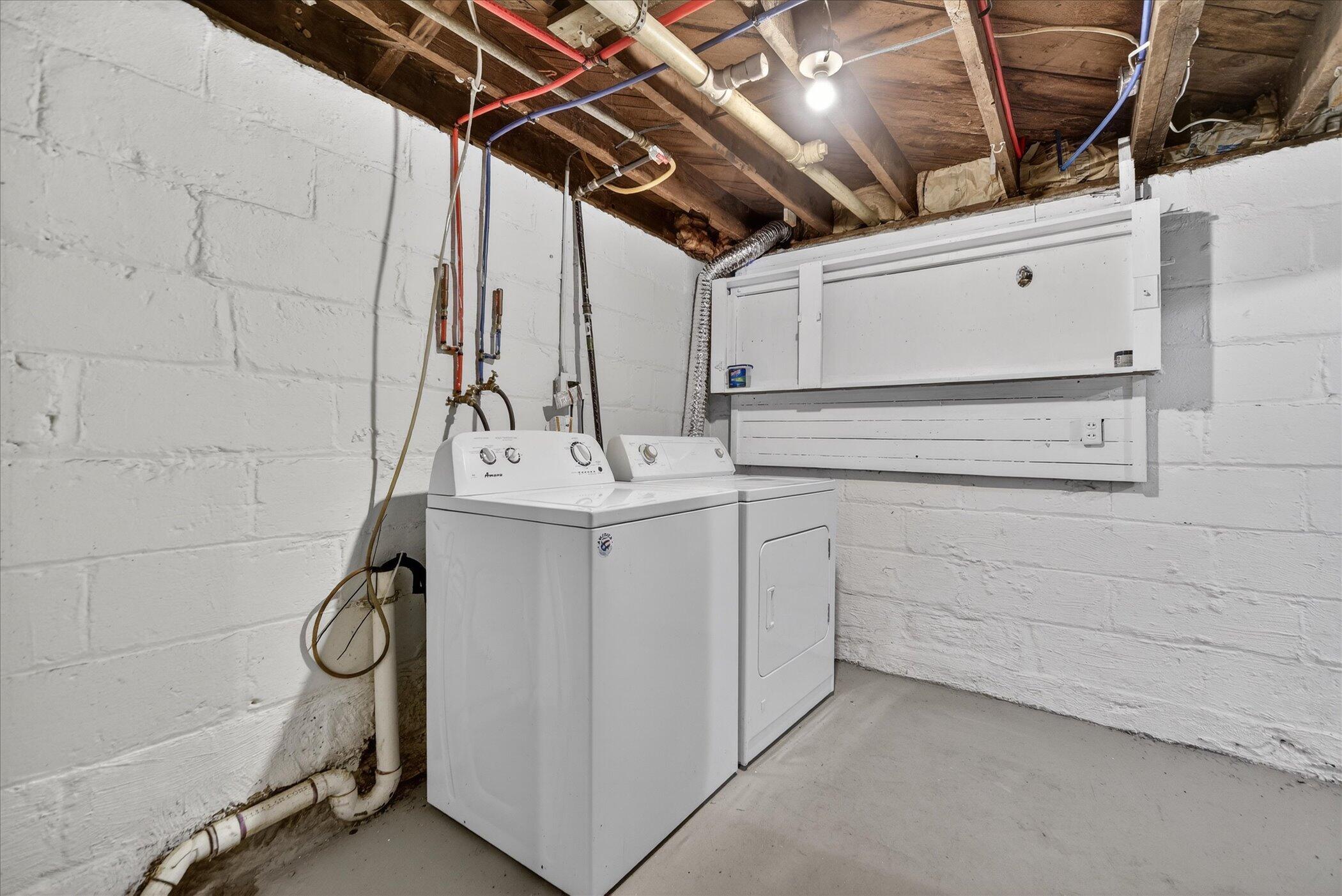 406 Garfield Street Jackson, MI 49203 - Photo 24 of 27 26-406-Garfield-St-Jackson-MI-49203-Wind