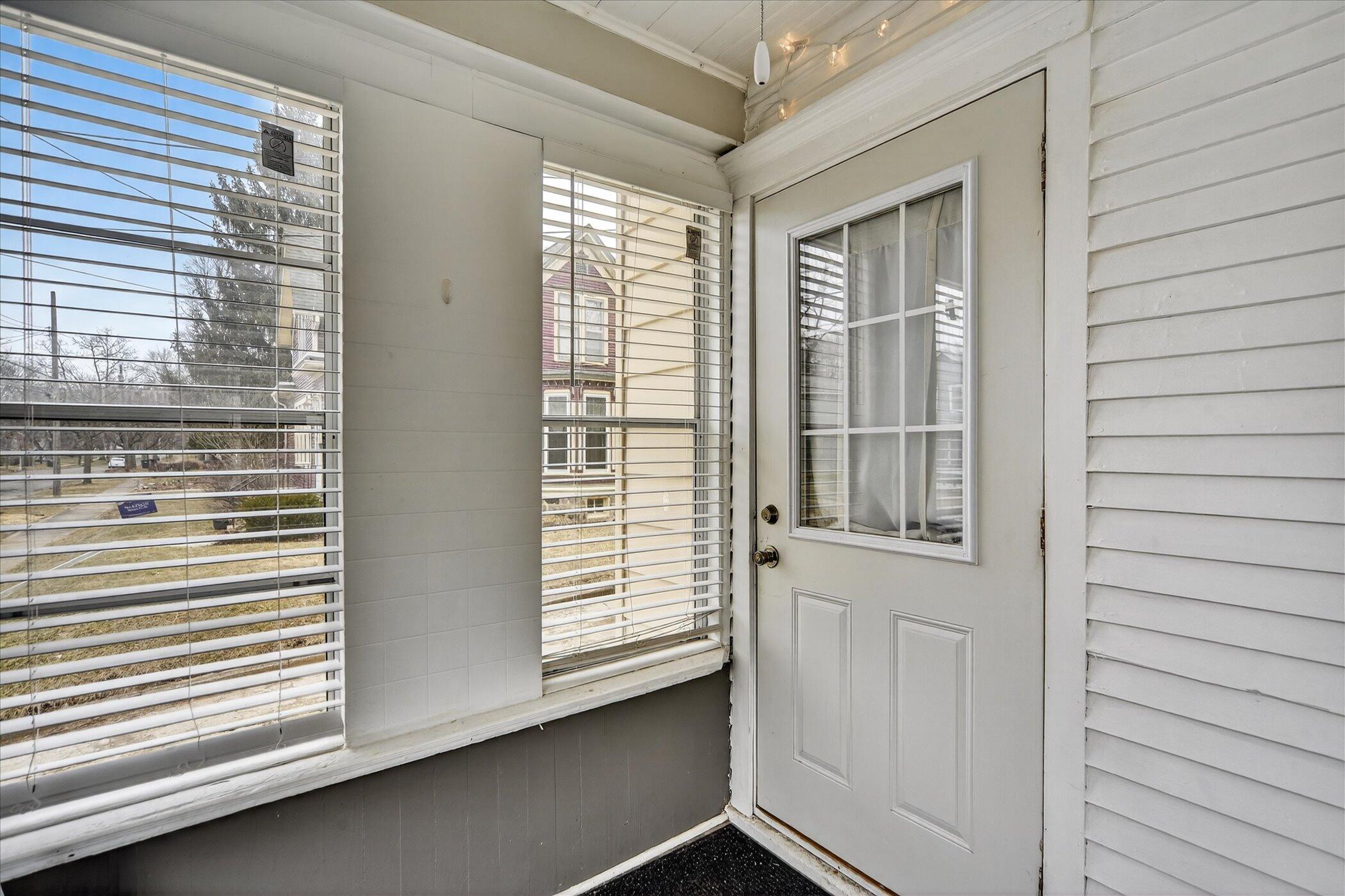 406 Garfield Street Jackson, MI 49203 - Photo 5 of 27 06-406-Garfield-St-Jackson-MI-49203-Wind