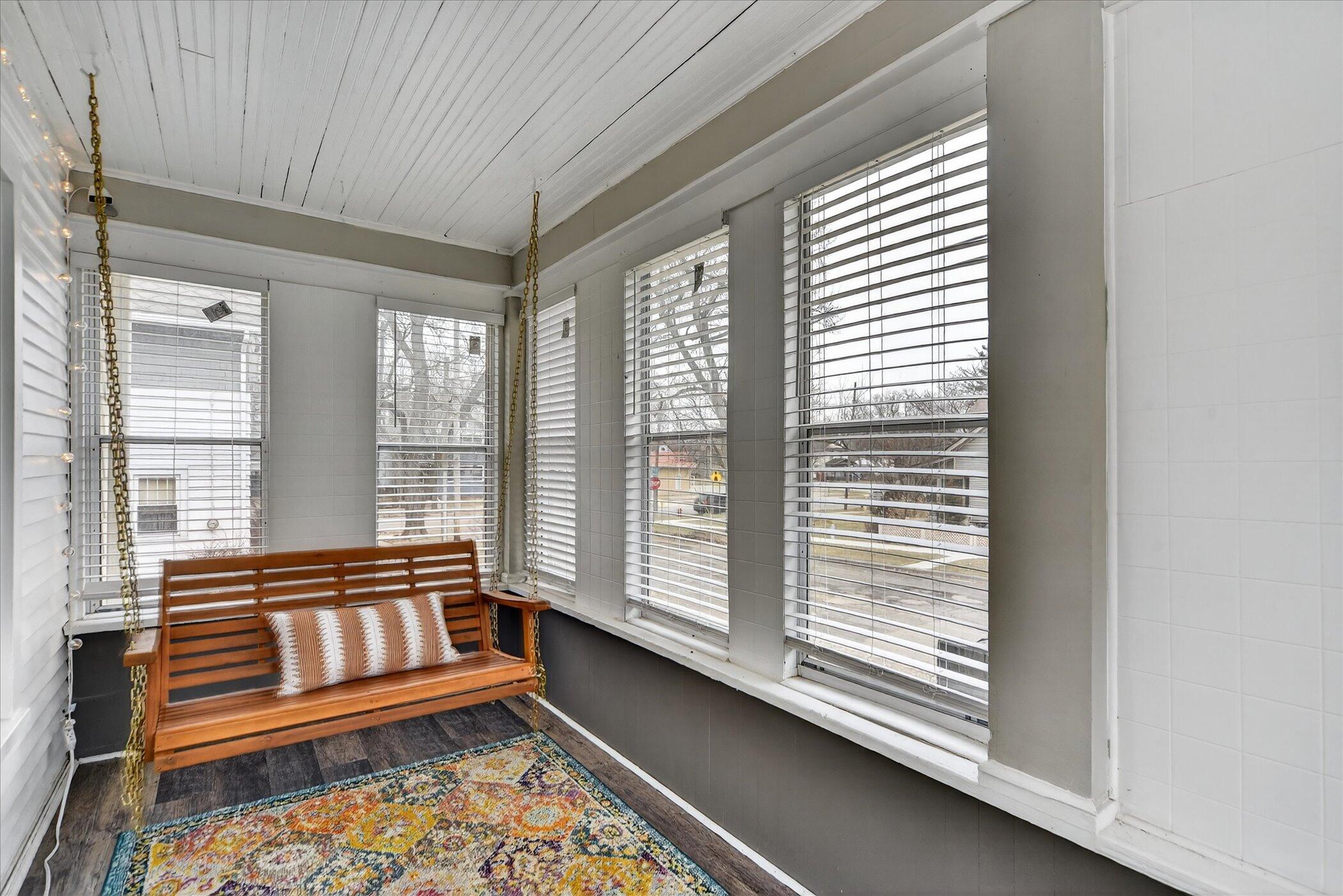 406 Garfield Street Jackson, MI 49203 - Photo 6 of 27 07-406-Garfield-St-Jackson-MI-49203-Wind