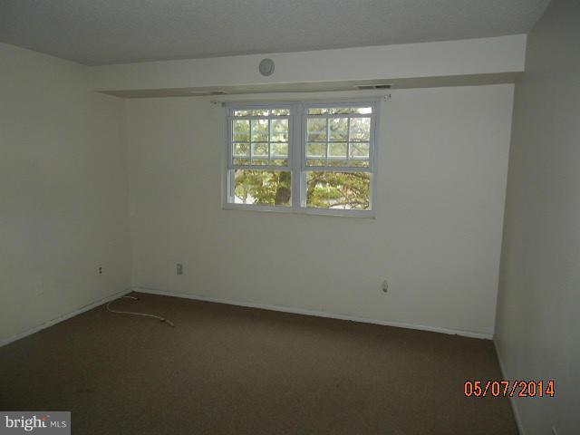 11916 Tarragon Road, Unit H Reisterstown, MD 21136 - Photo 3 of 10 Living Room