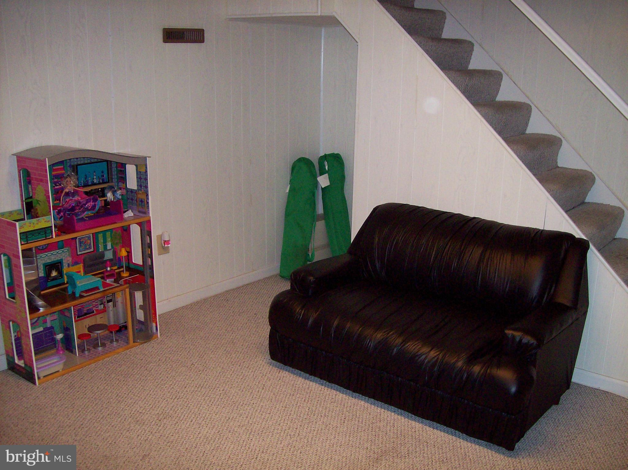 3664 Hilmar Road Baltimore, MD 21244 - Photo 15 of 19 Additional View of Family Room
