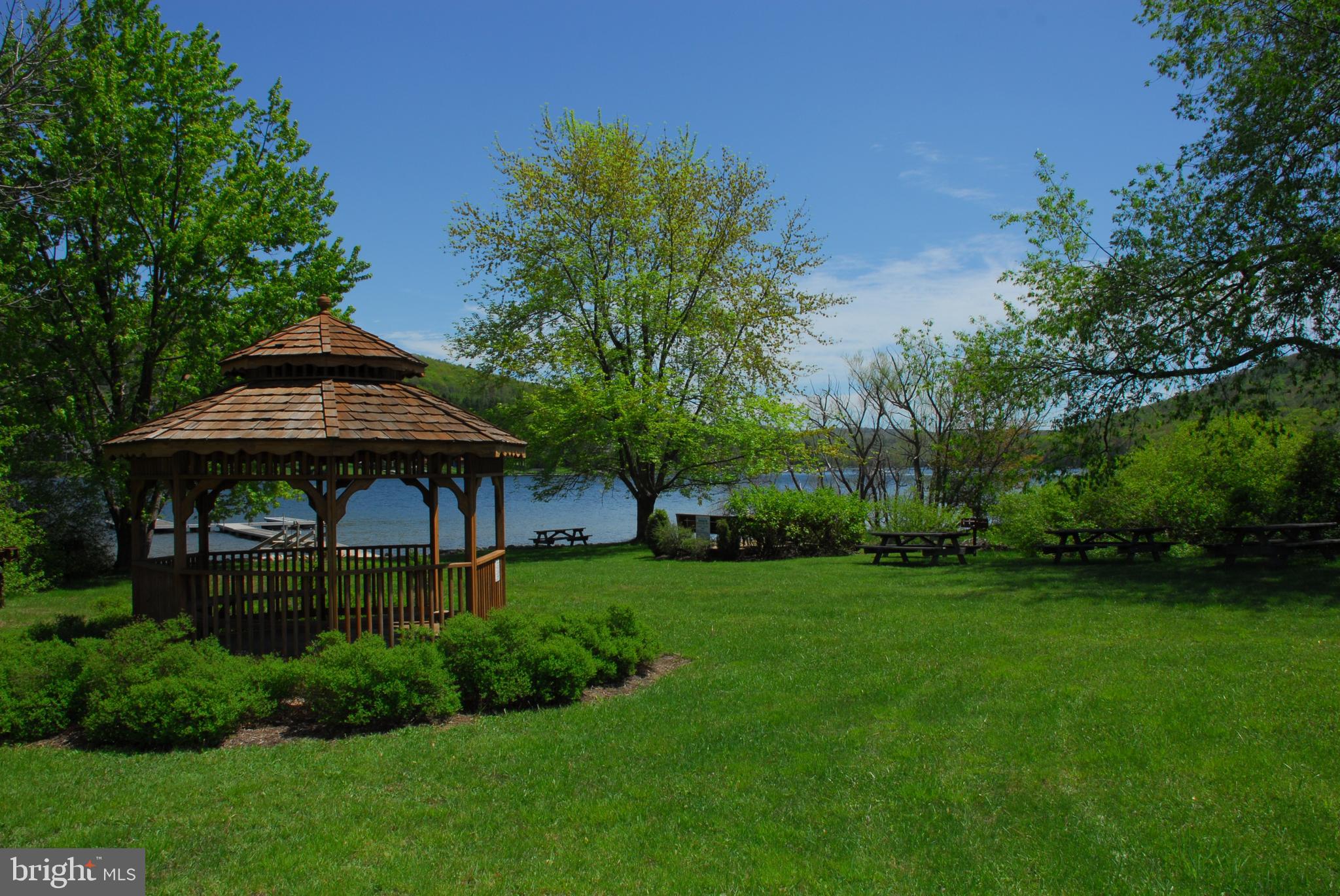 14 Winding Way, Unit 18B McHenry, MD 21541 - Photo 34 of 44 a view of a garden with a slide