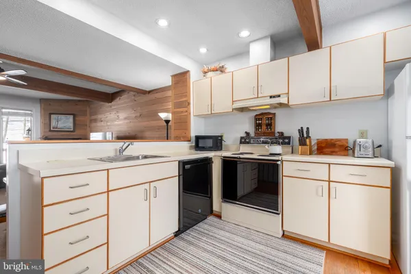 $385,000 | 14 Winding Way, Unit 18B, McHenry, MD 21541