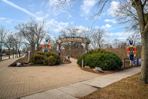 $559,990 | 384 Summit Circle, Lombard, IL 60148