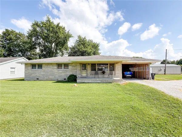 $180,000 | 503 East Edgar Avenue, Casey, IL 62420